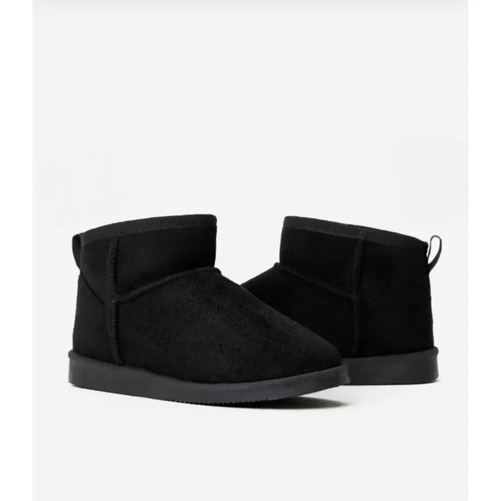 FabKids Black Faux Suede Pull-On Toddler Booties - Size 9